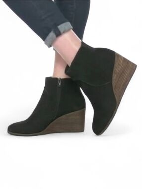 Lucky Brand Zanta Suede Wedge Heel Bootie Side Zipper Chunky Trendy Black 9.5